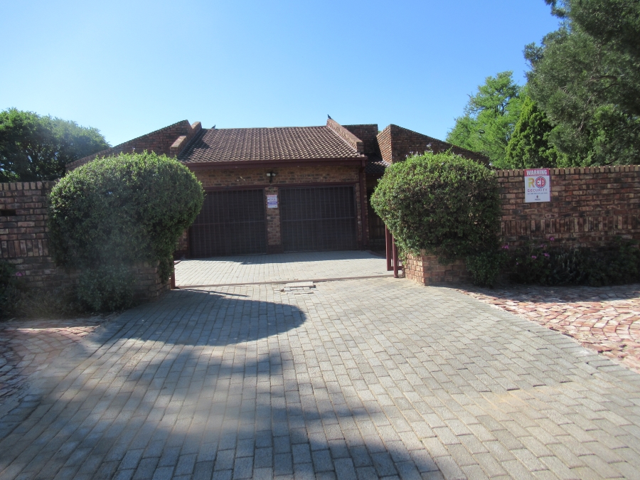 4 Bedroom Property for Sale in Riebeeckstad Free State